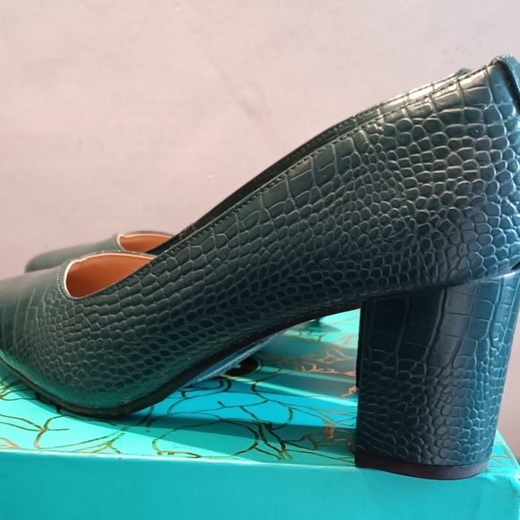 Red tape emerald shoes - Picture 4 of 9